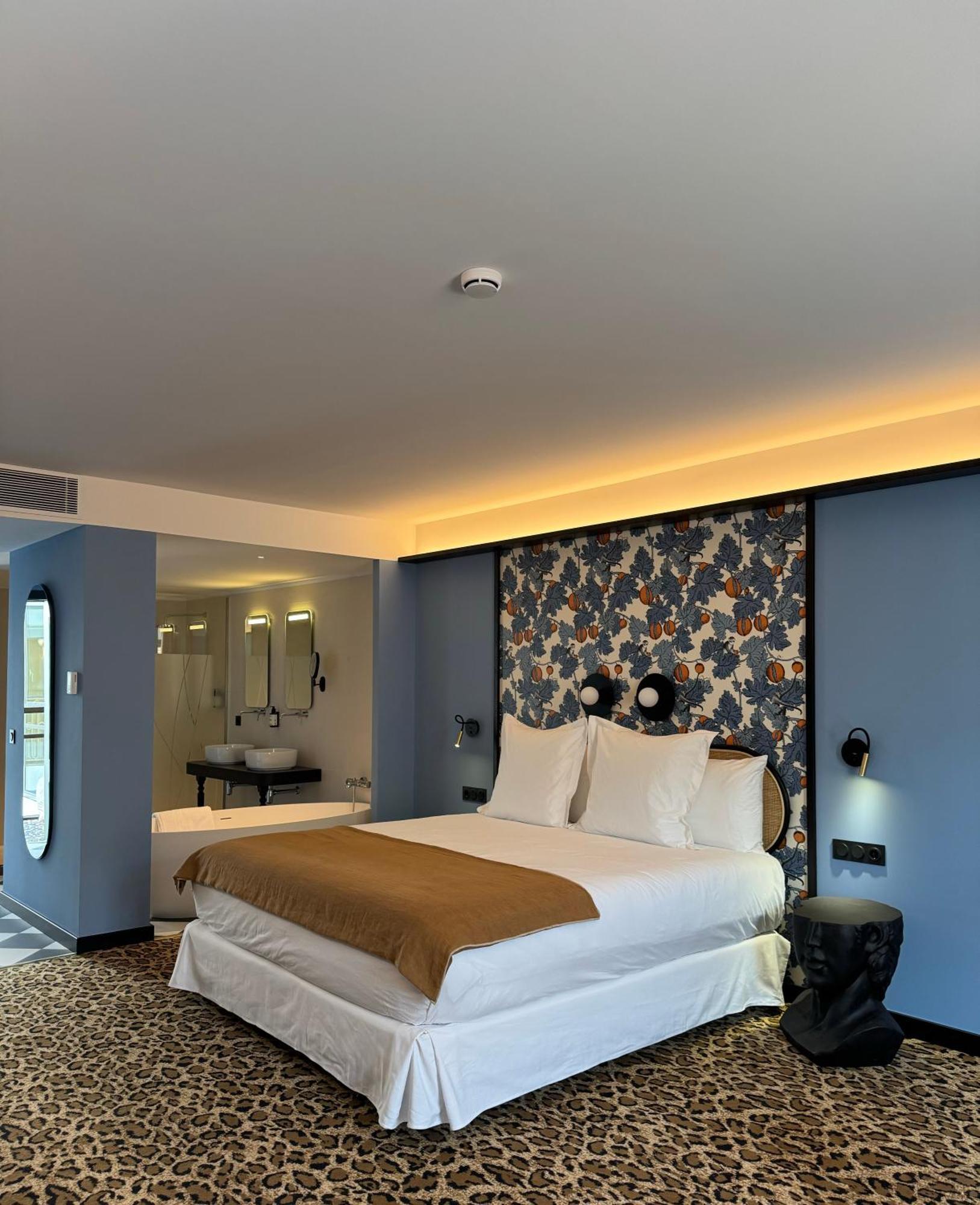 Hotel Divino & Apartments Figueres  Esterno foto