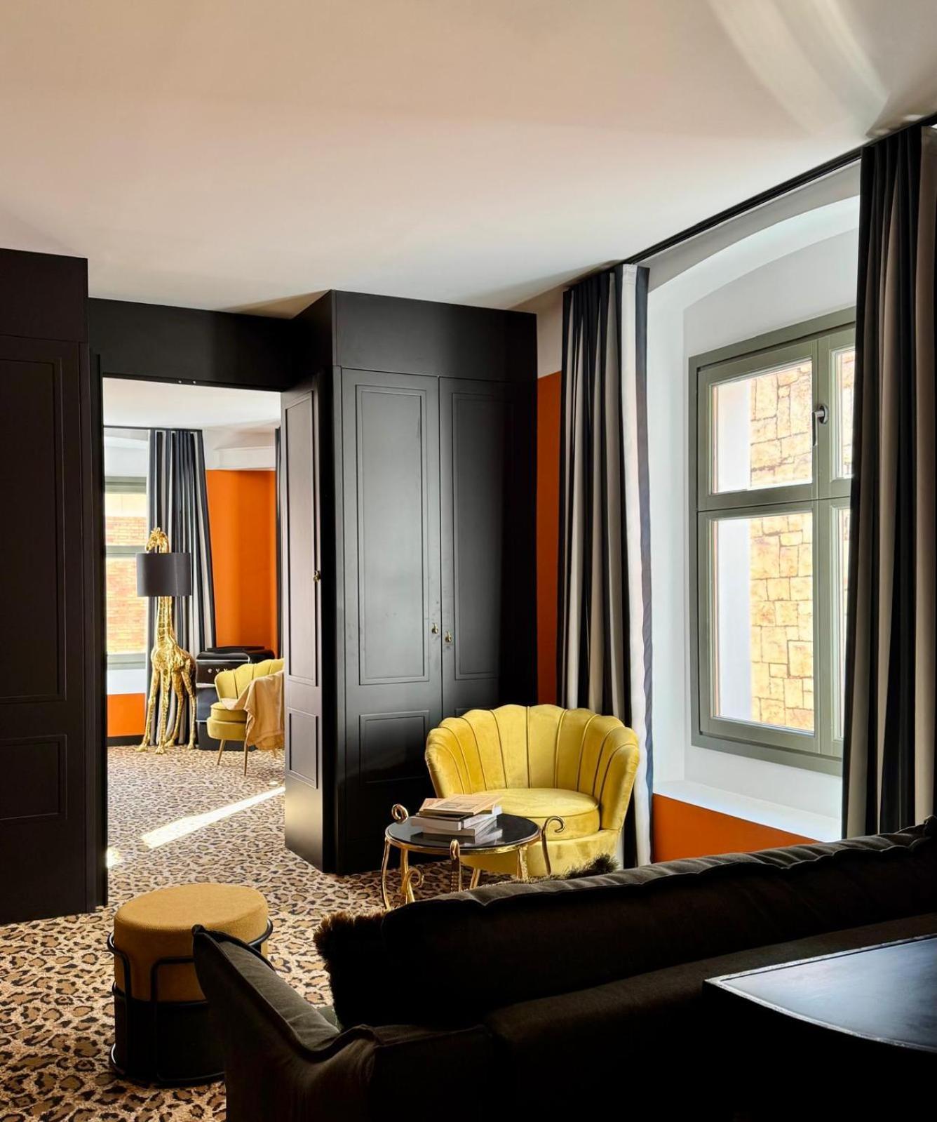 Hotel Divino & Apartments Figueres  Esterno foto
