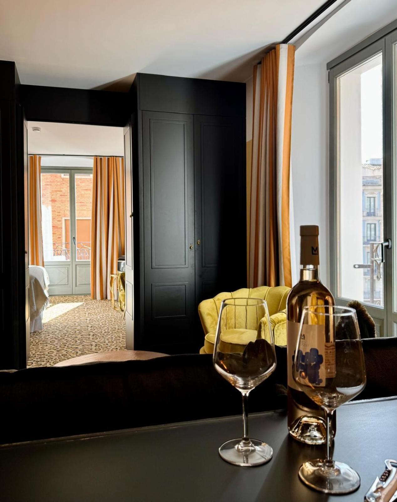 Hotel Divino & Apartments Figueres  Esterno foto