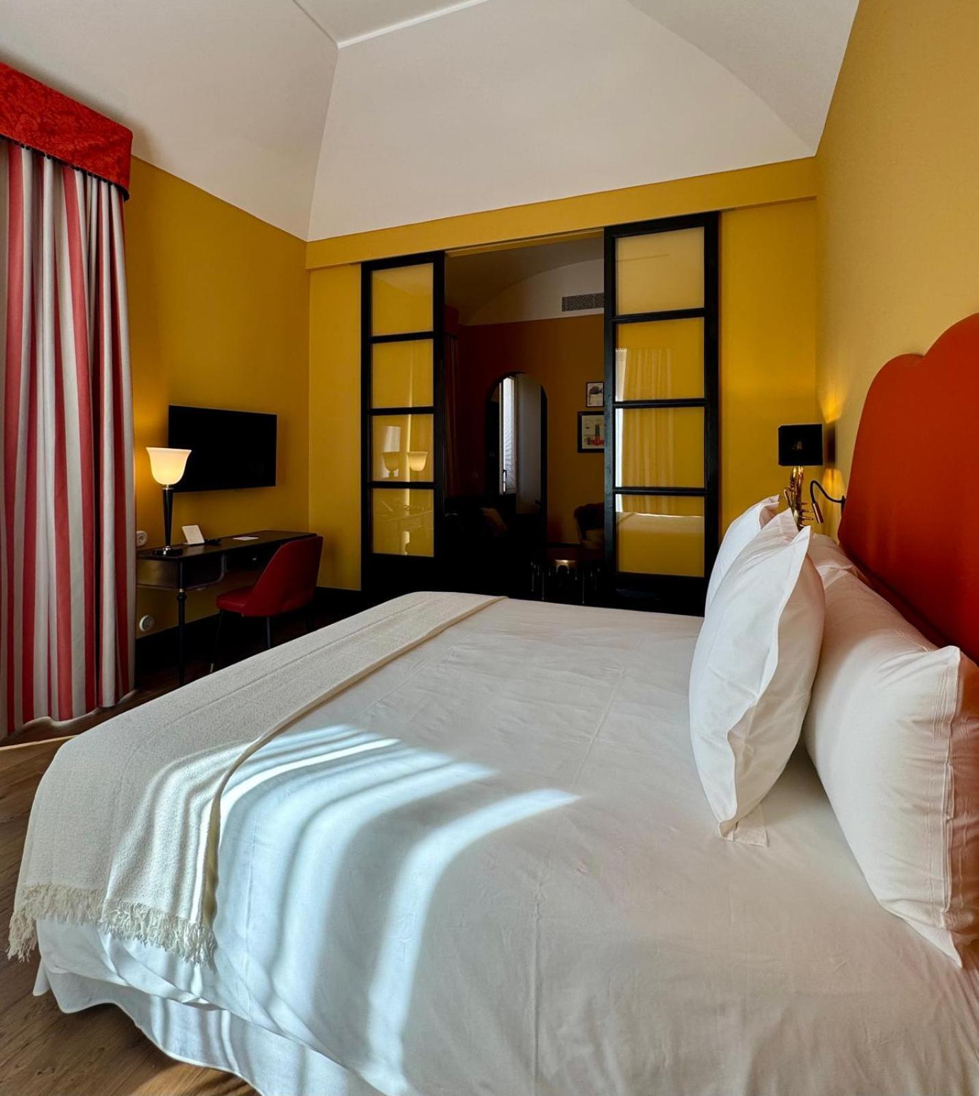 Hotel Divino & Apartments Figueres  Esterno foto